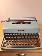 Olivetti Lettera 32 Typewriter