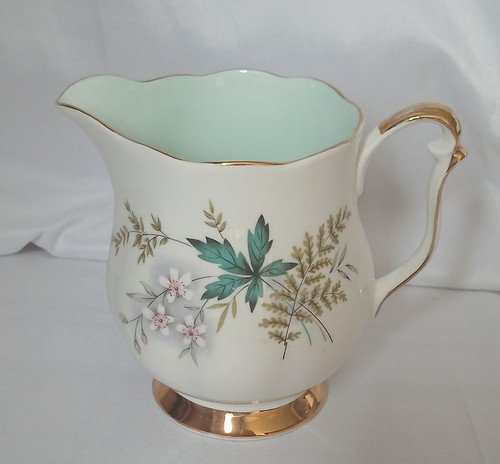 Queen anne bone - bone, jug