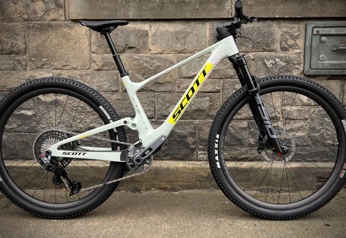 Scott spark team issue - spark,