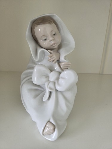 Nao lladro porcelain figurine - nao,