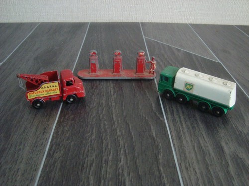 Matchbox esso petrol pumps - esso,