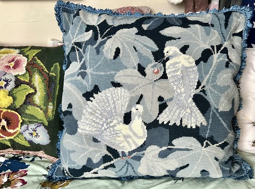 Very large vintage cottage - vintage,,