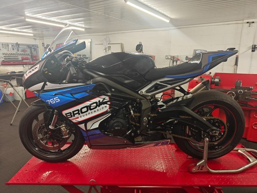 Triumph street triple 765 - triple, rs