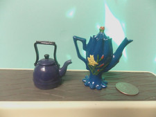 2 Miniature Teapots   Resin