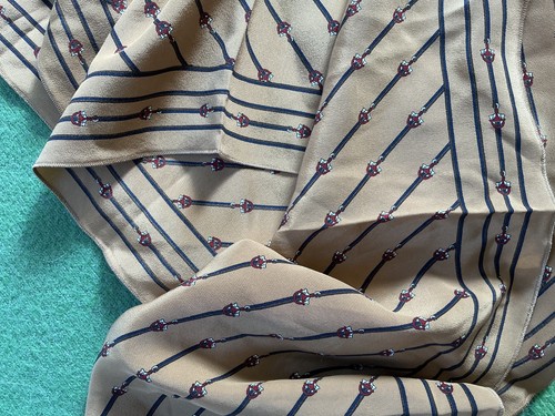 Beautiful gucci scarf - gucci,