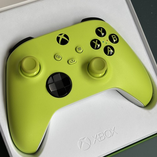 Xbox series controller - series,