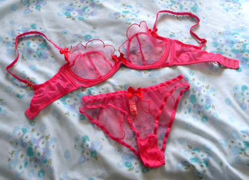Bnwot agent provocateur - agent,