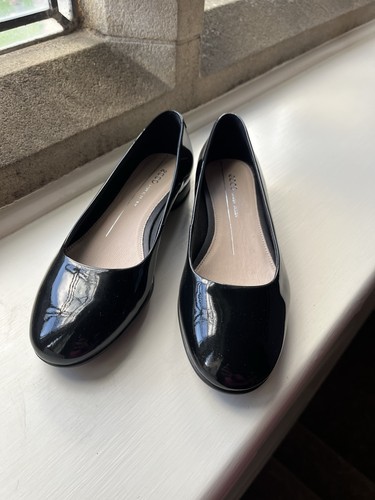 Ecco ladies black patent shoes - ladies,