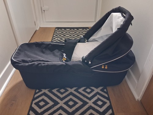 Out about double pram - n,
