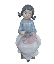Rare Retired NAO By Lladro Figurine "Counting Stitches" #1123 Girl Embroidering