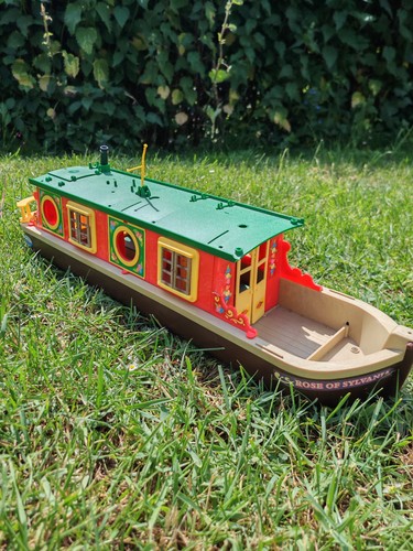 Sylvanian families canal - families,