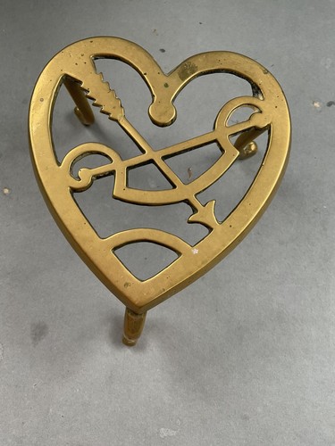 Vintage brass trivet heart - , /