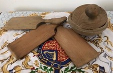 COLLECTION OF ANTIQUE 19TH C BUTTER PATS WITH A SYCAMORE BUTTER PRESS STAMP