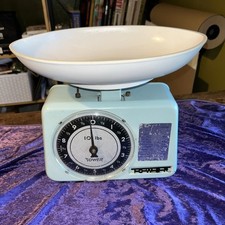 Vintage Kitchen Weighing