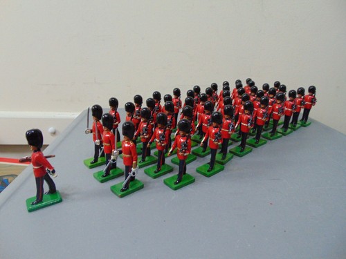 Britains scots guards - guards, lead
