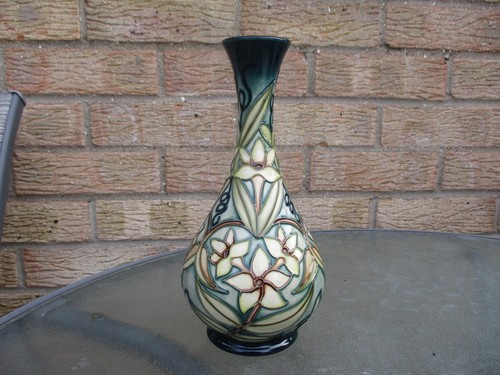 Moorcroft carousal pattern - ,