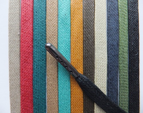 Metal tipped flat shoelaces - metal,