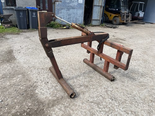 Bale squeezer grab loader - squeezer.,