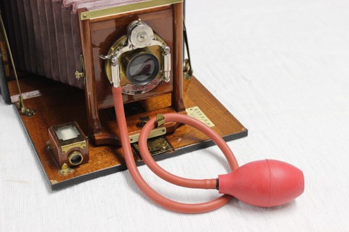 Medium size red - rubber, bulb