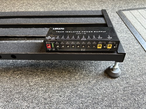 Pedal board with lekato power - pedal,