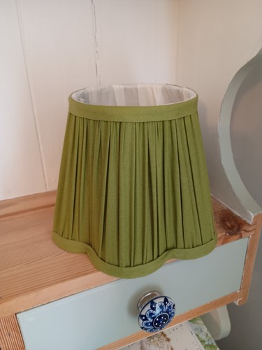 Olive green scalloped - olive, edge