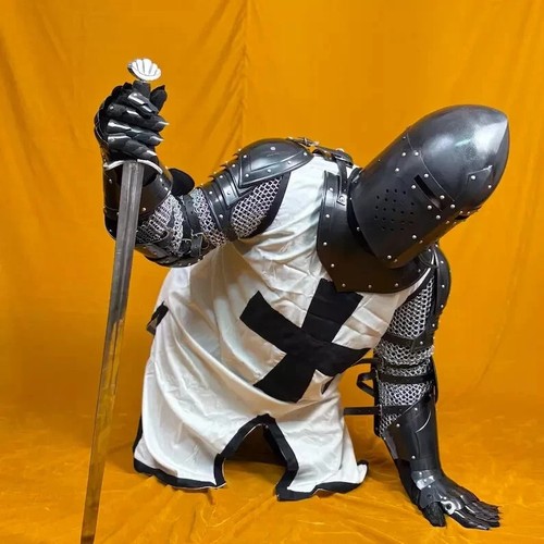 Medieval knight costume - medieval,