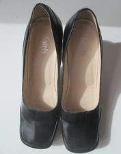 Black court shoes size 7 from