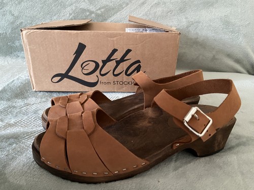 Lotta swedish wooden - wooden, tan