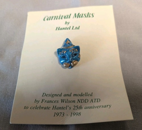 Very rare carnival mask pin - rare,