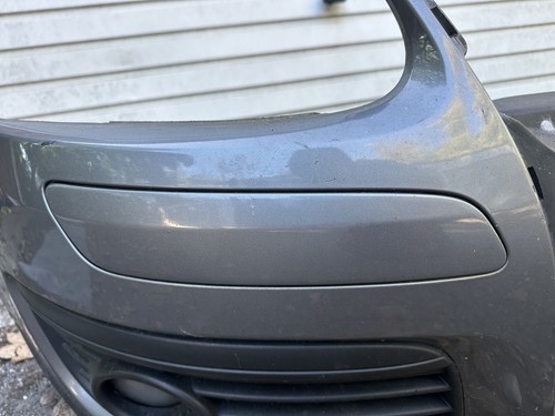Right front bumper moulding - front,