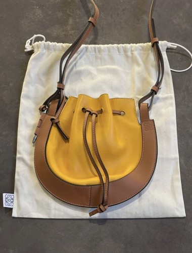Loewe horseshoe small shoulder - loewe,