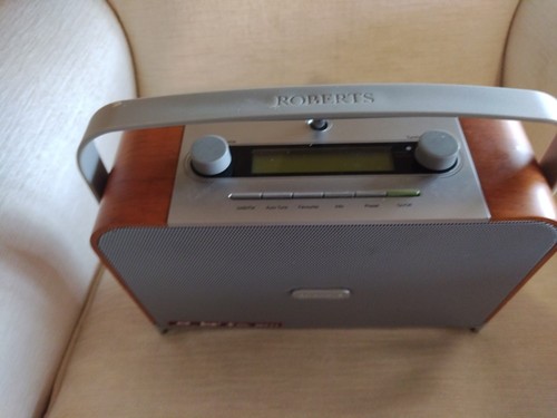 Roberts expression radio - roberts, radio.