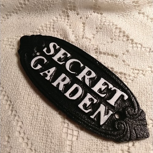 Secret garden cast iron - iron, wall