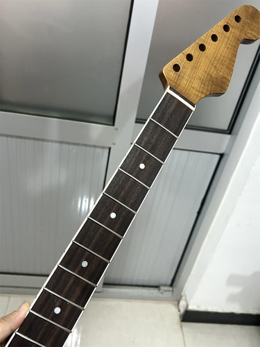Roasted flame maple rosewood - roasted,