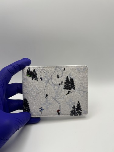 Ski white louis vuitton bifold - vuitton,