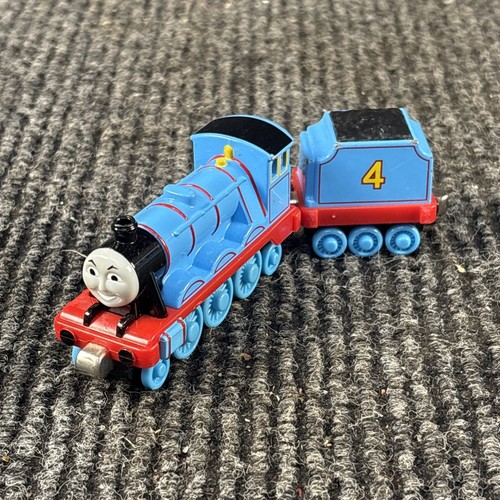 Thomas the train gordon - thomas,
