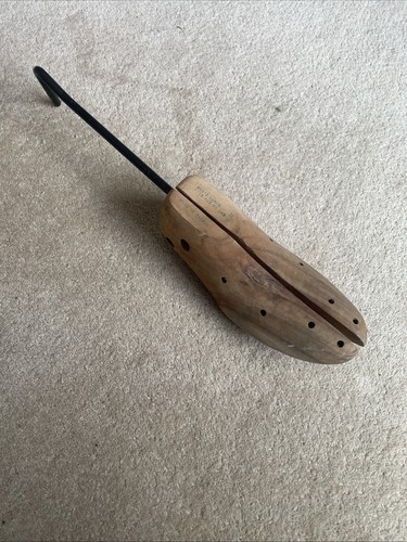 Wooden shoe stretcher - shoe, men's