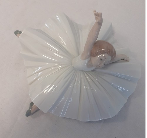 Nao hand made porcelain - nao,