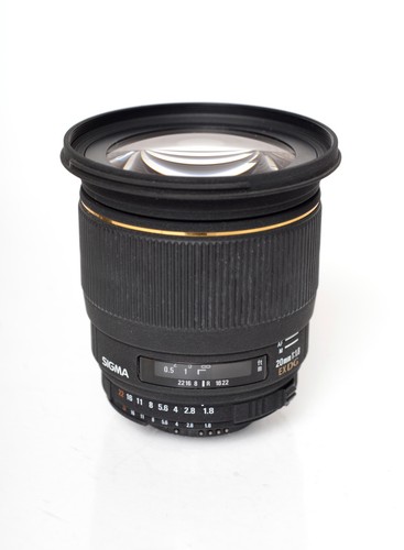 Sigma 20mm ex dg - f/1.8,