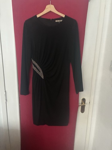 Black dress with waist detail - black,