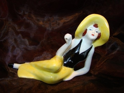Figurine bathing beauty - figurine,