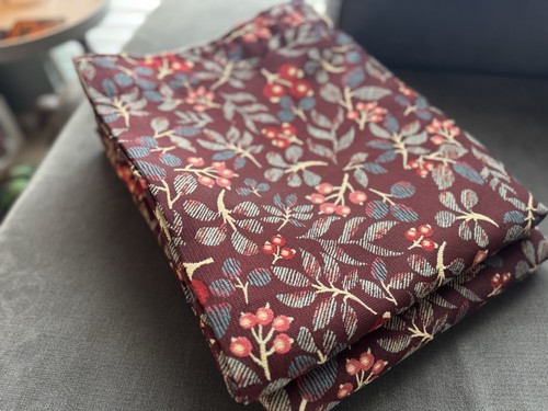 Dunelm berry luxury pencil - berry,