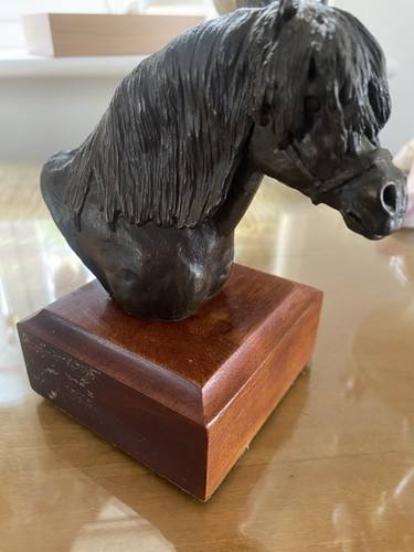 Horse head bust artist - horse,