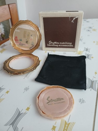 Vintage stratton gold tone - vintage,