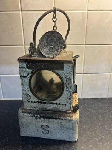 Antique railway lner oil lamp - railway,
