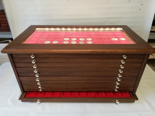 Coin and medal cabinet - medal, 10
