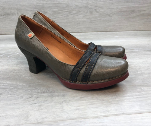 Art company women 38 - art,
