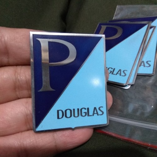 Vespa douglas front logo - front, badge