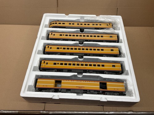 Mth gauge passenger coach - passenger,