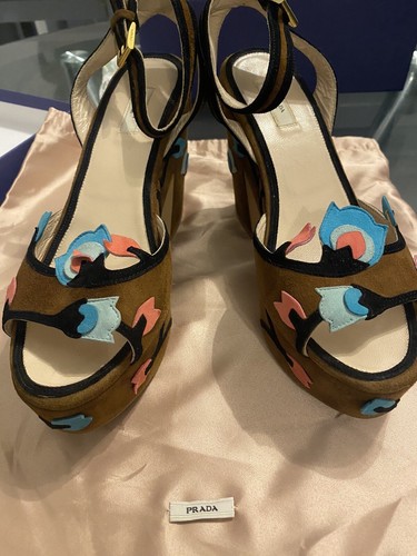 Prada appliqué suede wedge - appliqué,
